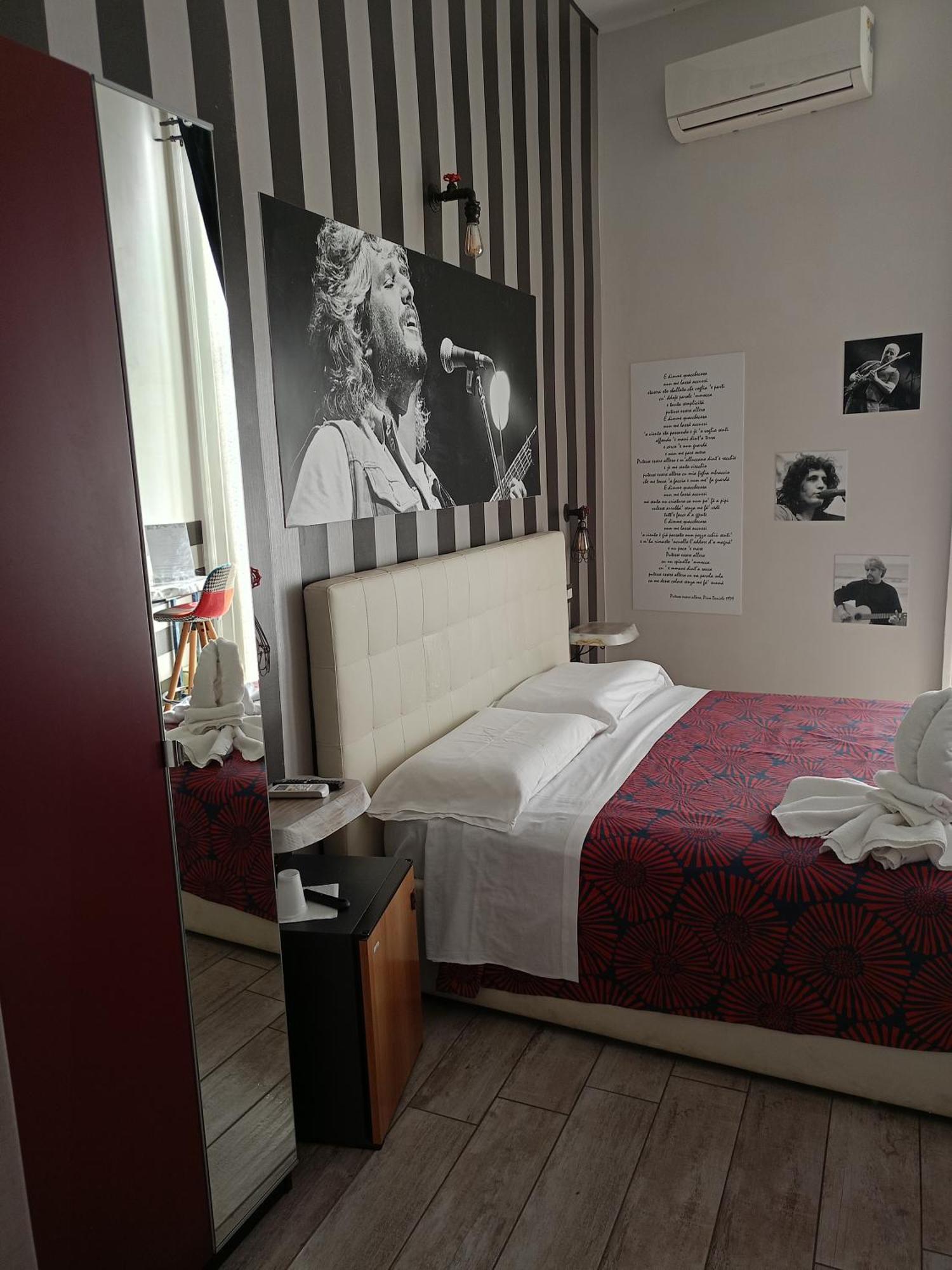 לינה וארוחת בוקר נאפולי Artisti Bed&Dreams מראה חיצוני תמונה